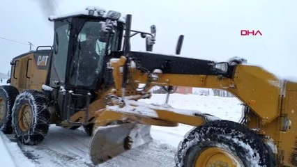 Elazığ'da 105 köy yolu, kardan kapandı