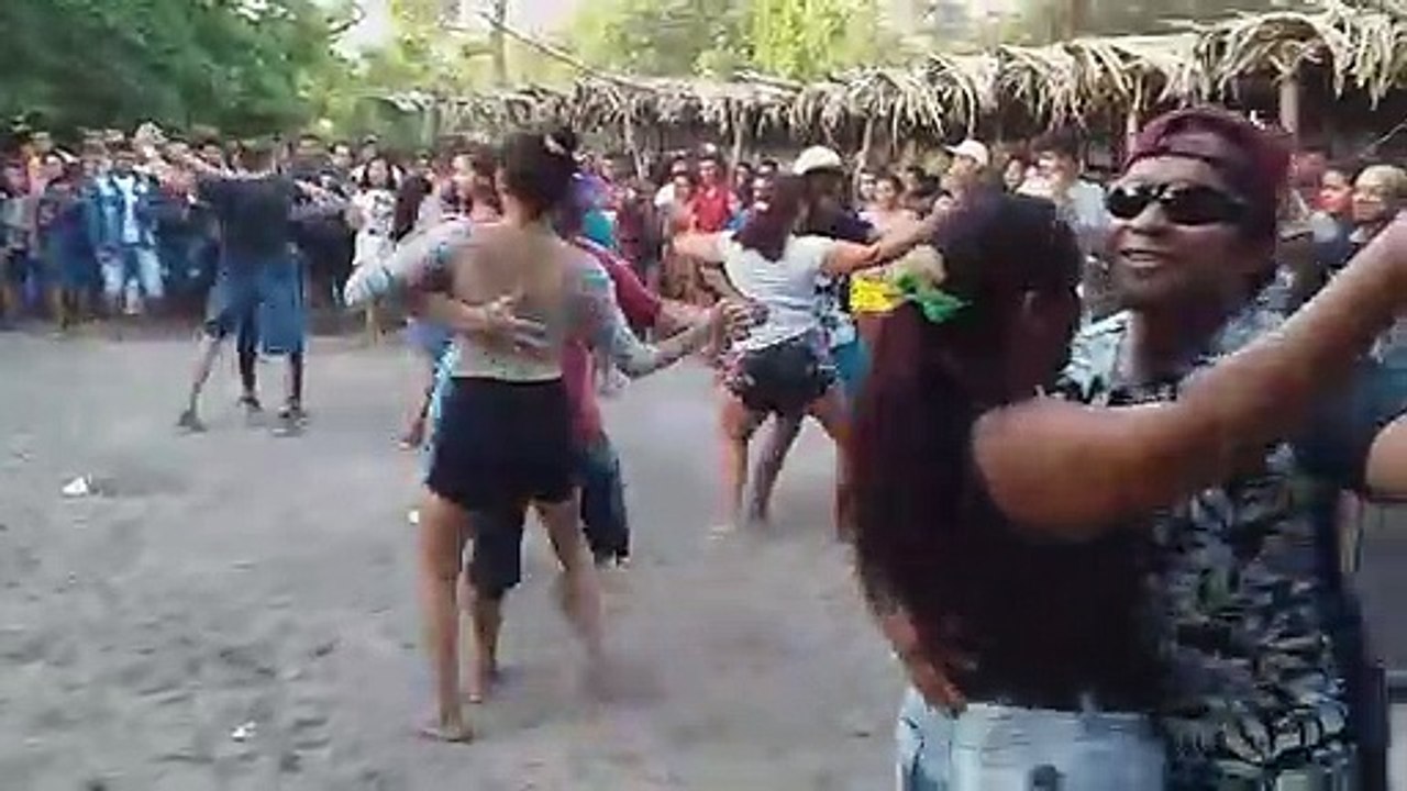 VIDEO PARTE 1.DANÇA VALENDO 4 CERVEJA .FESTA BOI NO MATO CHAPADINHA