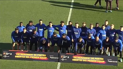 Aforo total en el entrenamiento a puerta abierta del FC Barcelona