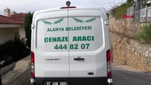 Alanya'da, 1'i doktor 2 kişi evde ölü bulundu - yeniden