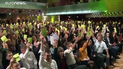 Video herunterladen: Austria: estrema destra all'attacco della coalizione Turchese-Verde