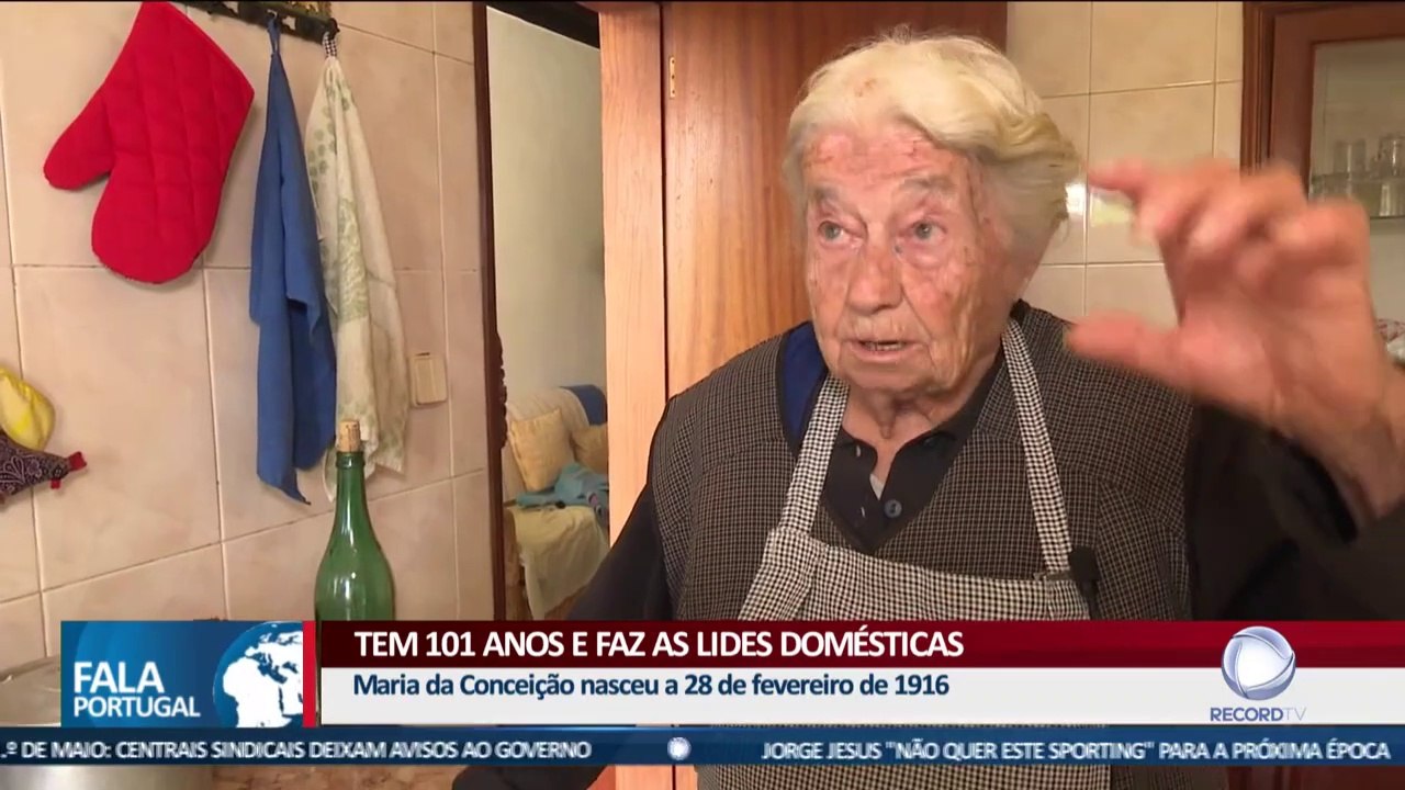 MULHER DA SERTÃ COM 101 ANOS E AINDA FAZ AS LIDES DOMÉSTICAS