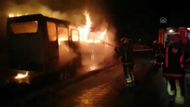 Midibüs kundaklandı