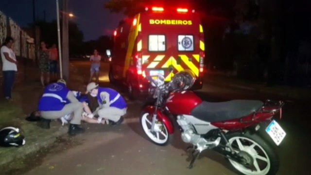 Passageira de moto fica ferida após acidente na Av. Piquiri
