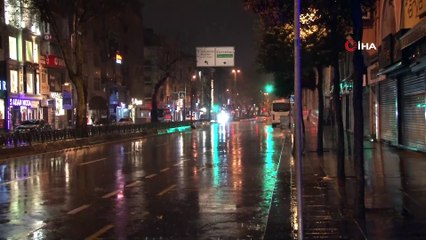 Gece saatlerinde başlayan yağmur İstanbul’da etkili oldu