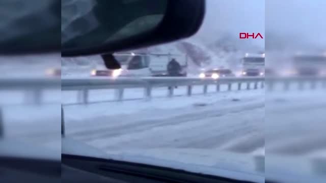 Burdur kar, burdur-antalya yolunda ulaşımı aksatıyor