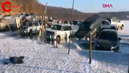  Buz kırıldı, 30 araç suya battı