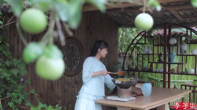 Pêches en conserve: que diriez-vous d'une pêche jaune en conserve en été?