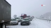 Yoğun kar yağışı ve TIR kazaları Bursa-Ankara yolunu kapattı