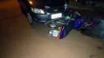 Jovem sofre ferimentos em colisão entre carro e moto na marginal da PR-180 em Cascavel