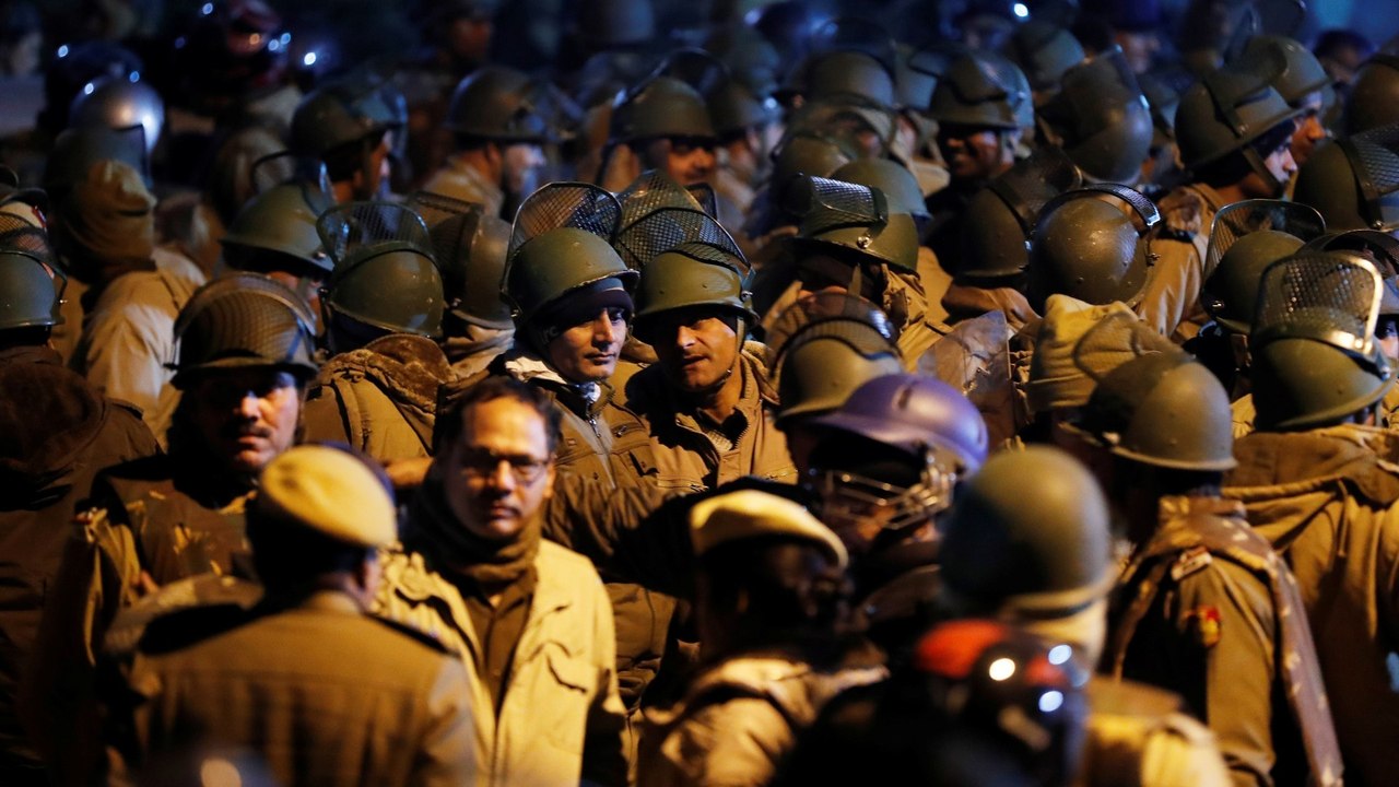 New Delhi: Students, teachers attacked inside JNU campus