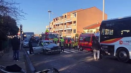 Martigues: accident entre un bus et une voiture