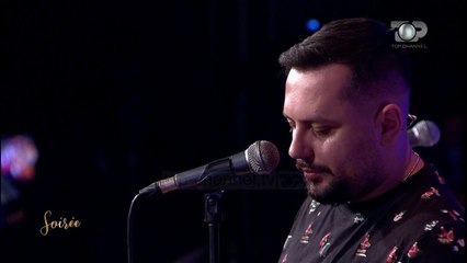 Visjan Ukcenaj performon në Soirée këngën "Shot"