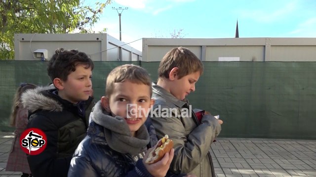 Stop - Manëz/ Kontenieret vendosen ne oborrin e shkolles! (25 dhjetor 2019)