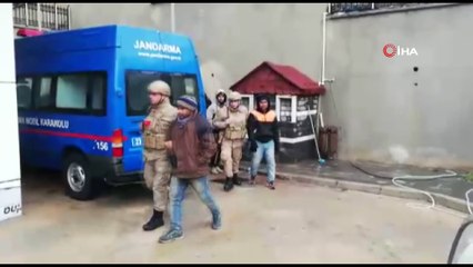 Elazığ'da bir minibüste 31 kaçak göçmen yakalandı