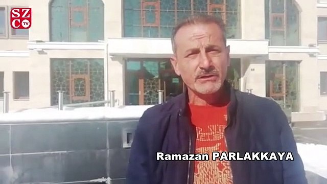 AKP'li belediyenin cezalandırdığı çiftçiler belediye binası önüne süt döktü