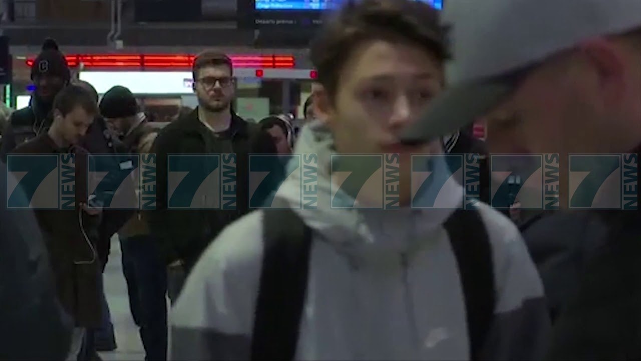 KRISHTLINDJE TE «ZEZA» NE FRANCE SI PASOJE E GREVAVE MASIVE - News, Lajme - Kanali 7