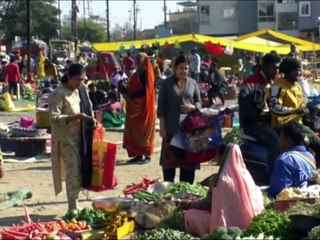 Descargar video: वैकल्पिक स्थान मिलने के बाद हट सके इंदौर के पुराने हाट बाजार