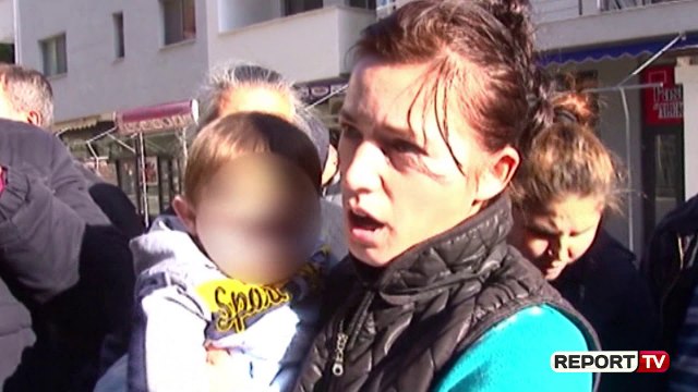 Nuk kemi ku të gjejmë shtëpi me qira...' Banorët e Thumanës të strehuar në Shëngjin në grevë urie
