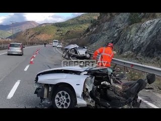 Makina përplaset me autobusin e bordurat dhe ndahet në dysh, humb jetën shoferi! 8 të plagosur