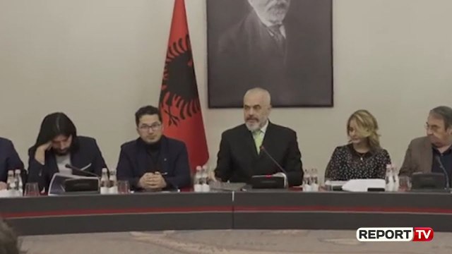 Rama mbledh Komitetin e Rindërtimit, mbi 10 mijë banorë do ta kalojnë natën e vitit të ri në çadër