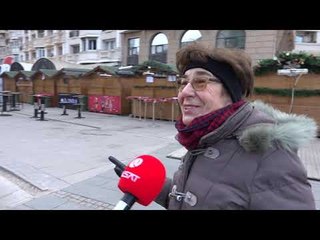 Zbukurimet për festat e fund vitit ndajnë qytetarët, në Çarshinë e Vjetër atmosfera festive nuk vëre