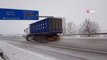 Karabük'te kar yağışı sonrası sürücüler zor anlar yaşadı