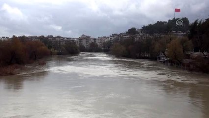Antalya'da sağanak etkili oldu