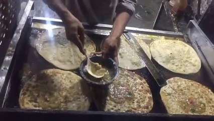 Making Of Pratha In Hazara Hotel FAISALABAD | Alo Anda Pratha