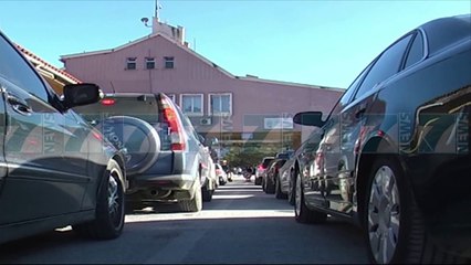 Скачать видео: EMIGRANTET KTHEHEN PAS FESTAVE, FLUKS NE PIKAT KUFITARE - News, Lajme - Kanali 7