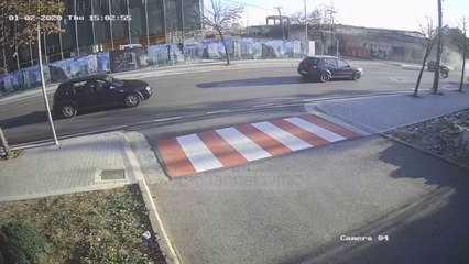 Pamjet e aksidentit ku humbën jetën 2 këmbësorë në Tiranë