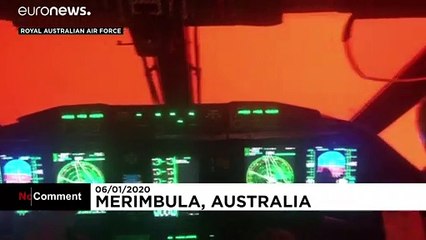 Semmit nem láttak az ausztrál tűzoltók az oltást végző helikopterből