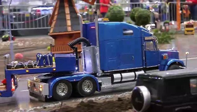 Amazing RC Trucks! Container Trucks at work!