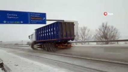 Karabük'te Kar Yağışı Sonrası Sürücüler Zor Anlar Yaşadı