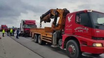 İki tır çarpıştı, Kapıkule-İstanbul yolu 3 saat trafiğe kapandı