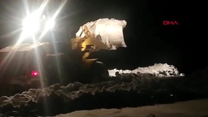Erzincan kar nedeniyle köyde mahsur kalan kalp hastası 6 saatte hastaneye ulaştırıldı