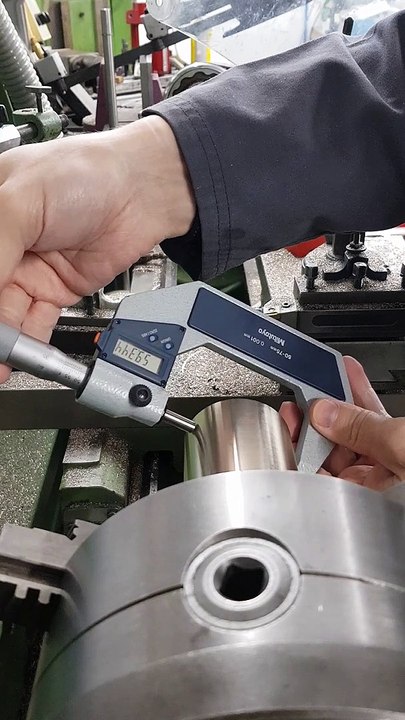 1µm Durchmesserabweichung auf 85mm Länge mit Weiler Condor