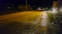 Çudi në Berat/ Pas aksidentit, shoferi merr makinën me karrotrec & zhduket. Policia nuk duket askund