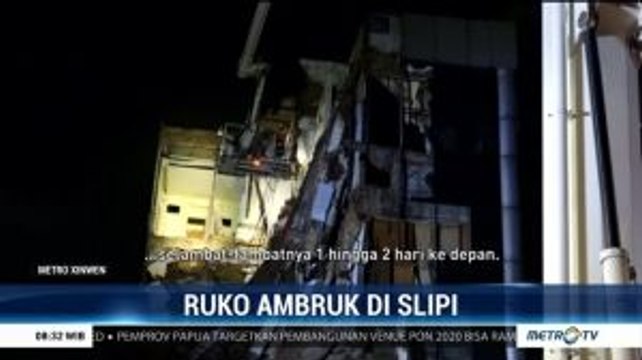Dinas PU DKI Robohkan Gedung di Slipi yang Ambruk