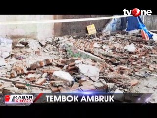 Tembok Ambruk Timpa 3 Orang dan Sejumlah Motor