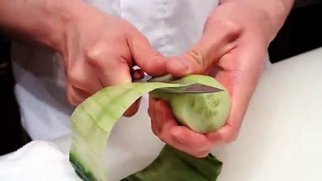 Japanese cutting skills - Super sharp Japanese utility knife