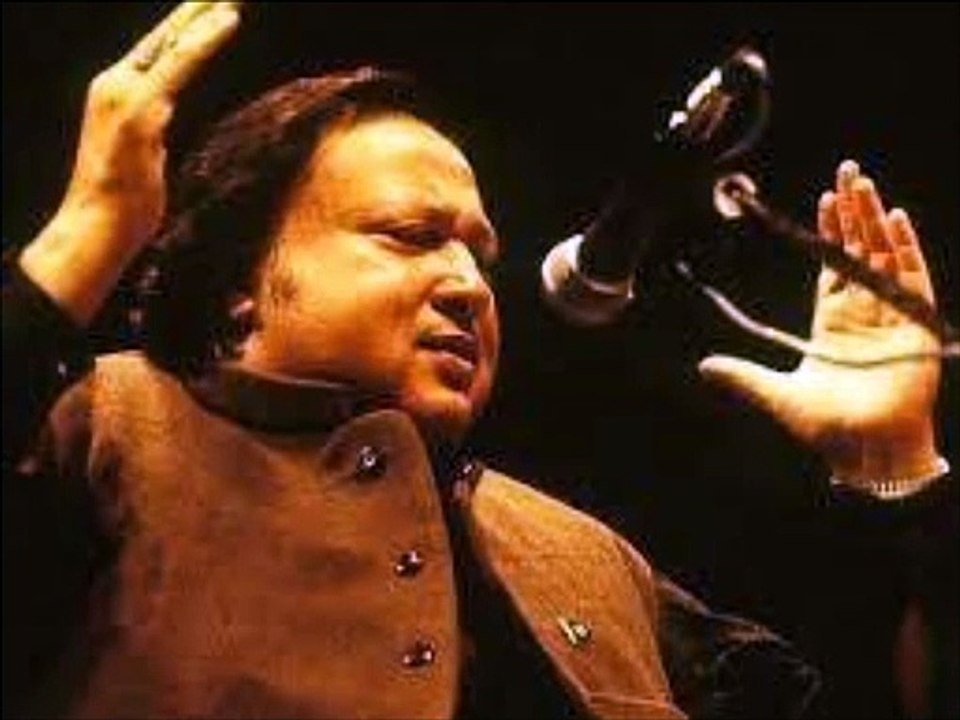Fasle Gul Ha Saja Ha Mee Khana
