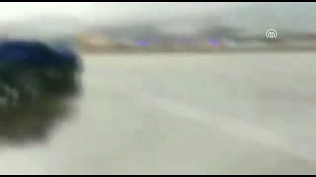 Sabiha Gökçen Havalimanı'nda yolcu uçağı pistten çıktı