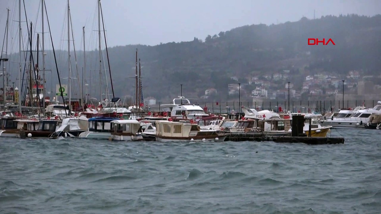 Kuzey Ege ve Güney Marmara’daki adalara ulaşım sağlanamıyor