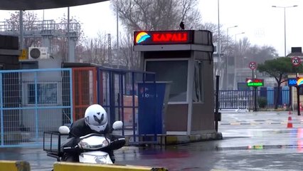 İstanbul'da fırtına ve yağış etkisini sürdürüyor (2)