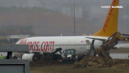 Pistten çıkan uçağın pilotu ve kule arasındaki konuşmalar ortaya çıktı