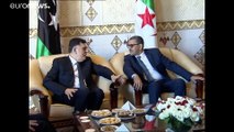 الجزائر تعود دبلوماسيا وترفض التدخل الأجنبي في ليبيا وتعتبر 