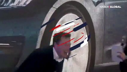 Elon Musk bu sefer dansıyla interneti salladı