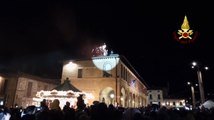 Assisi - Volo da record per la Befana dei Vigili del Fuoco a Santa Maria degli Angeli (06.01.20)