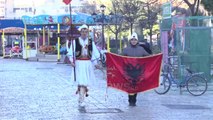 Ora News - Ngriti flamurin shqiptar në Mal të Zi, shkodrani kaloi Vitin e Ri në burg